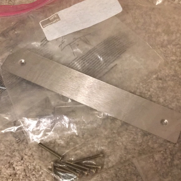 Cabinet Fixtures - Includes 6 pieces total! - Picture 5 of 11